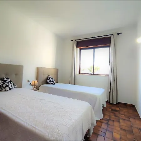 V2 Pedro - By Bedzy Lägenhet Albufeira